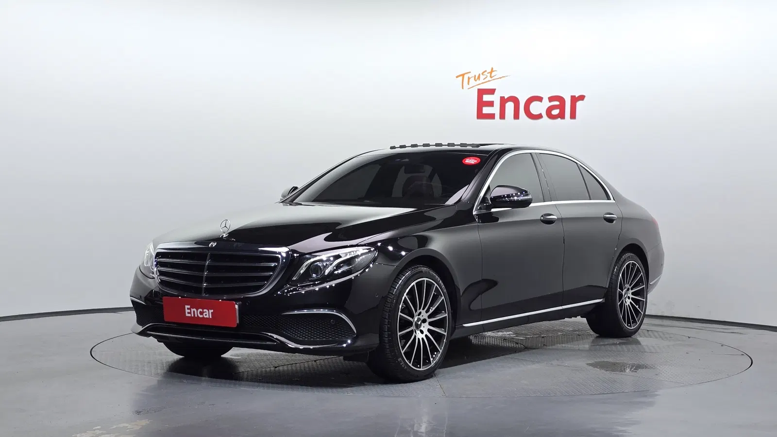 Mercedes-Benz Classe E E220d Exclusive (W213) 2019 — photo 1 sur 20