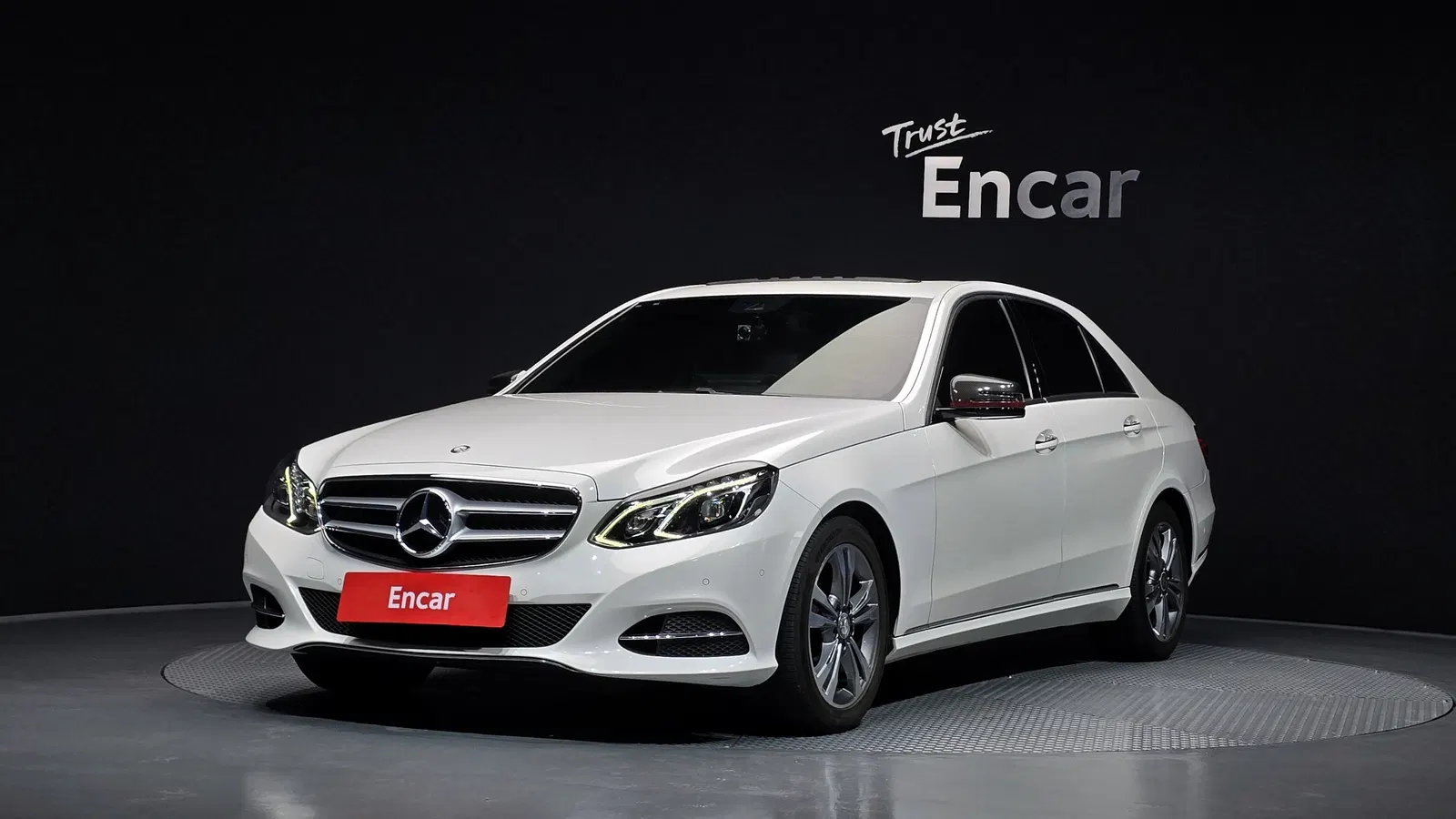 Mercedes-Benz Classe E E220 CDI Avantgarde (W212) 2016 — photo 1 sur 20