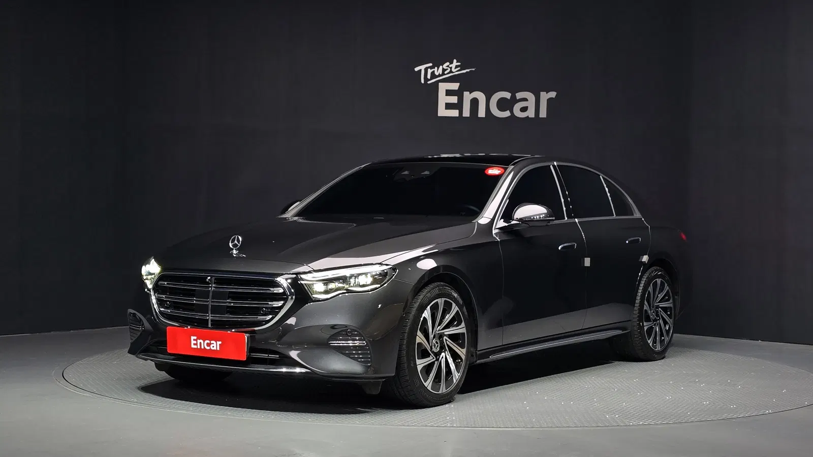 Mercedes-Benz Classe E E300 4MATIC Exclusive (W214) 2024 — photo 1 sur 37