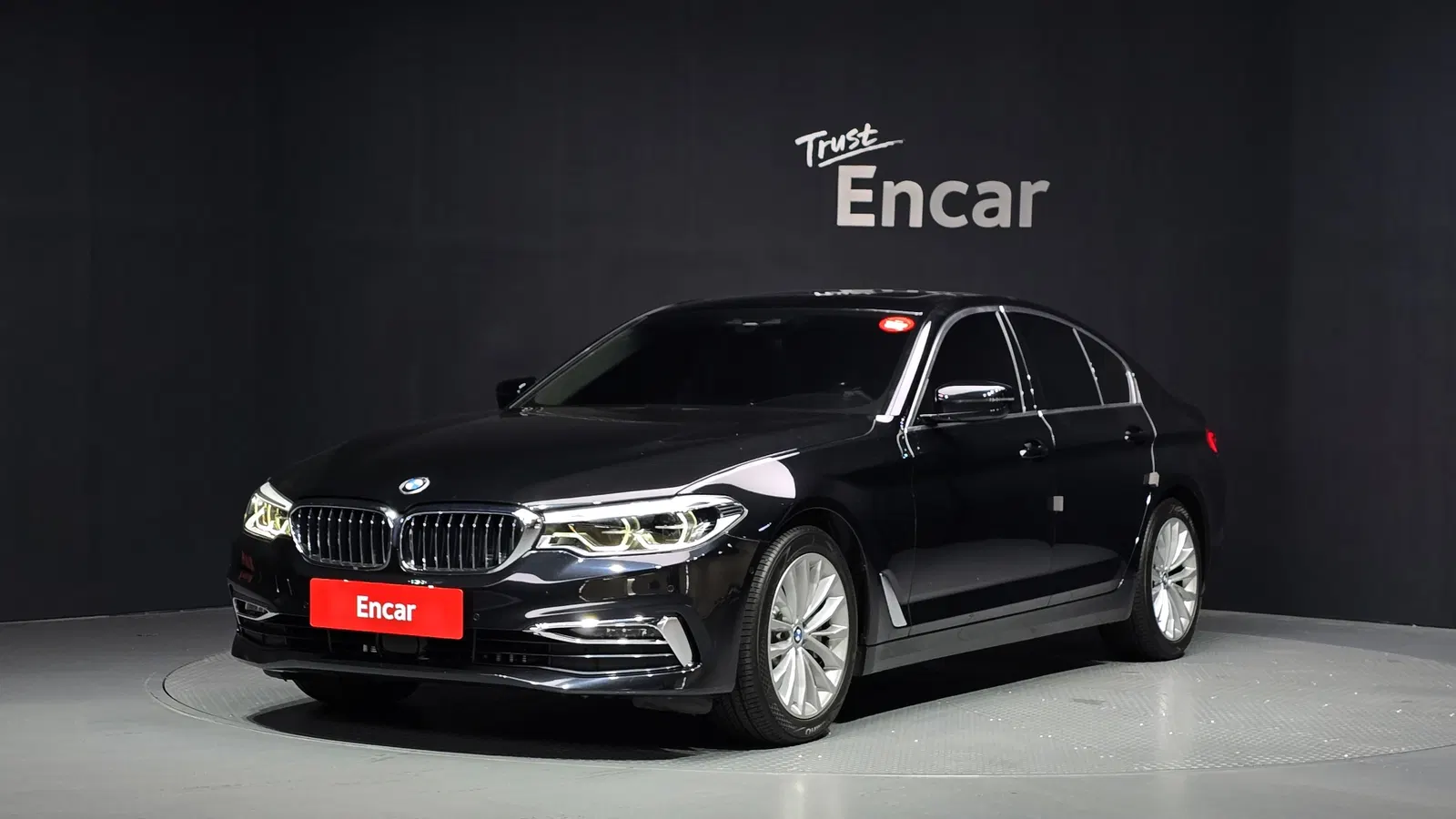 BMW Série 5 (G30) 530i Luxury Plus 2019 — photo 1 sur 20