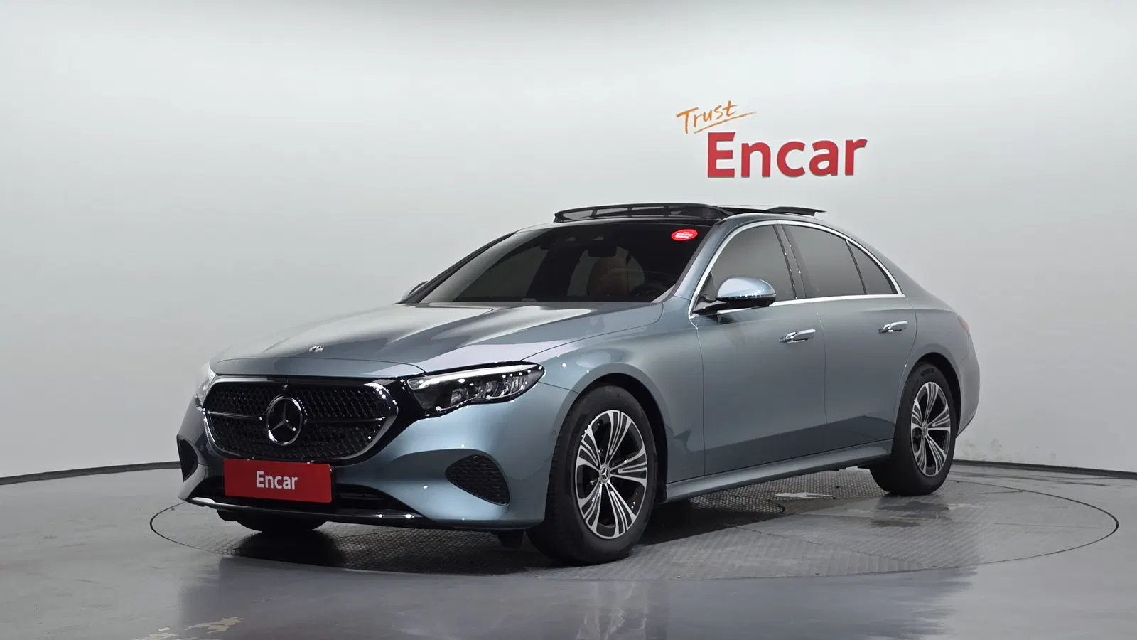 Mercedes-Benz Classe E E200 Avantgarde (W214) 2025 — photo 1 sur 20