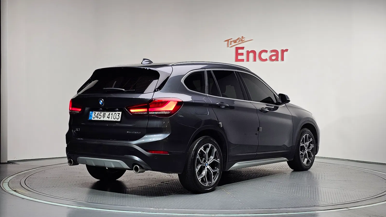 BMW X1 (F48) xDrive 18d xLine 2021 — photo 1 sur 33