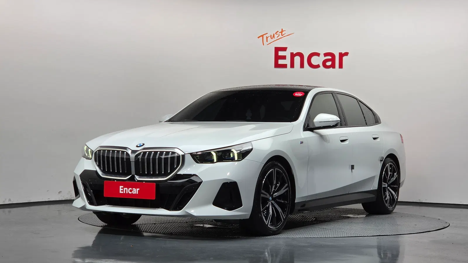 BMW Série 5 (G60) 530i xDrive M Sport 2025 — photo 1 sur 40