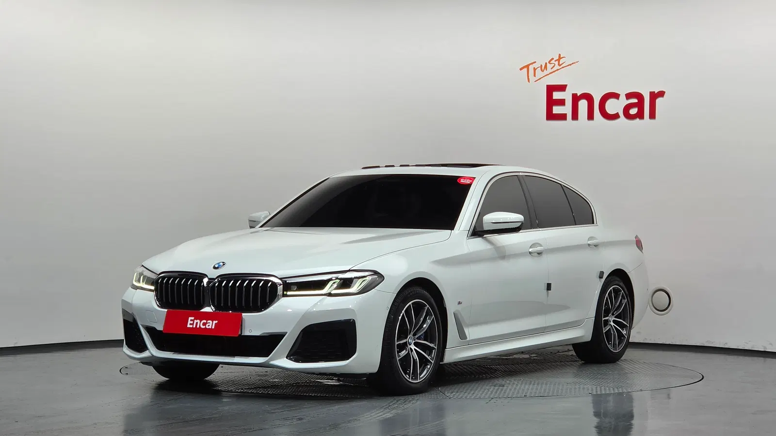 BMW Série 5 (G30) 523d M Sport 2023 — photo 1 sur 33
