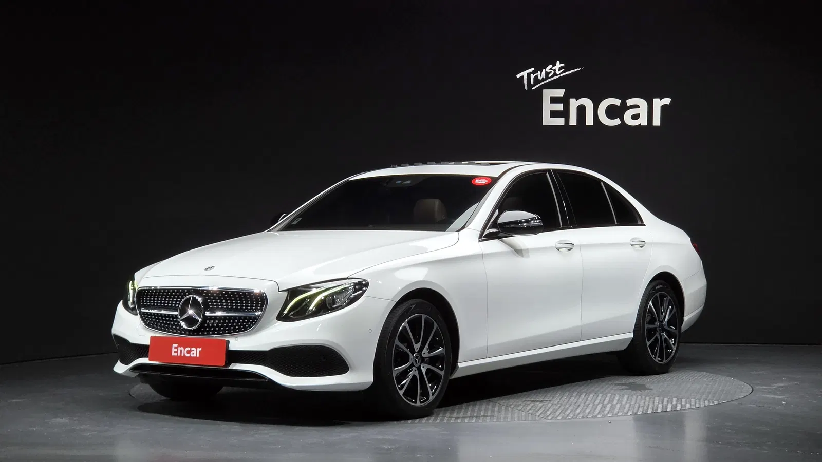 Mercedes-Benz Classe E E250 Avantgarde (W213) 2020 — photo 1 sur 31
