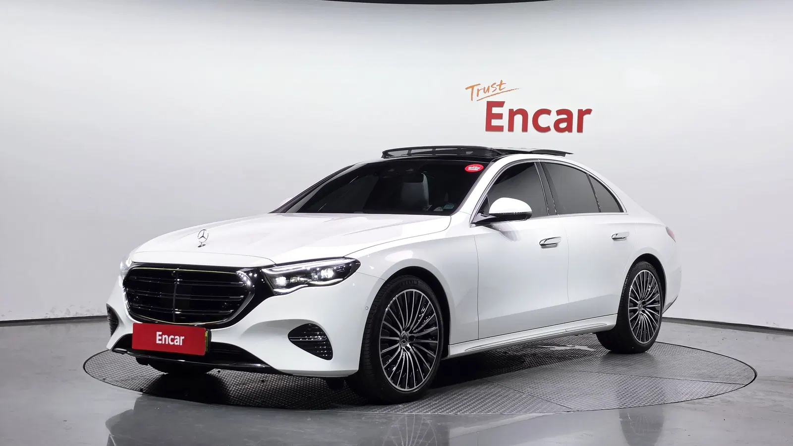 Mercedes-Benz Classe E E450 4MATIC Exclusive (W214) 2025 — photo 1 sur 38