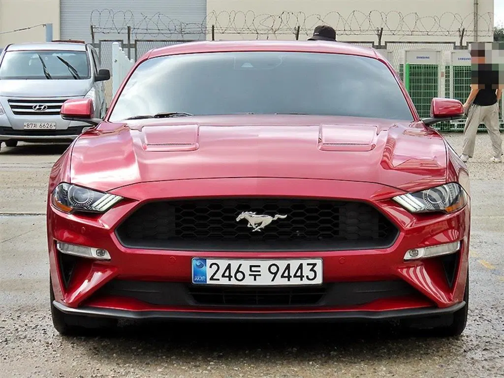 Ford Mustang Coupé 2018 — photo 1 sur 23