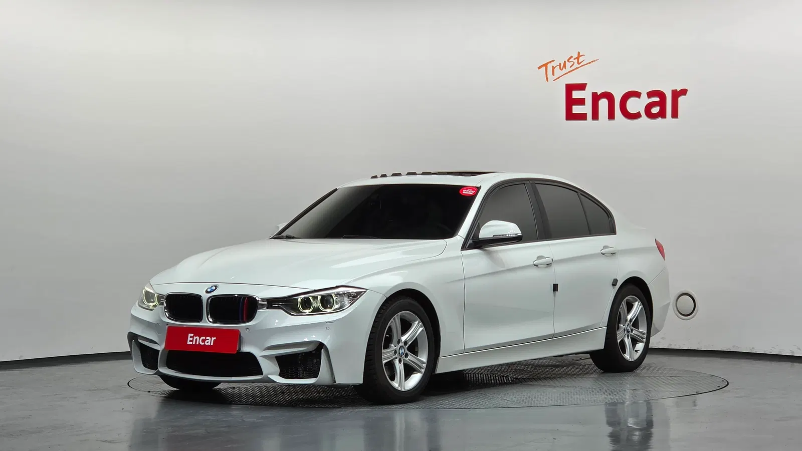 BMW Série 3 (F30) 320i 2013 — photo 1 sur 20