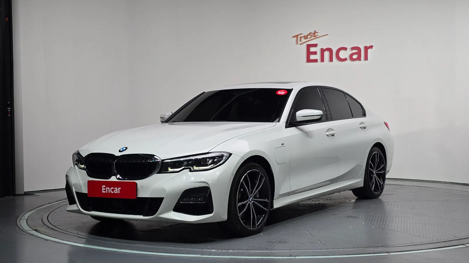 BMW Série 3 (G20) 330e M Sport 2021 — photo 1 sur 26