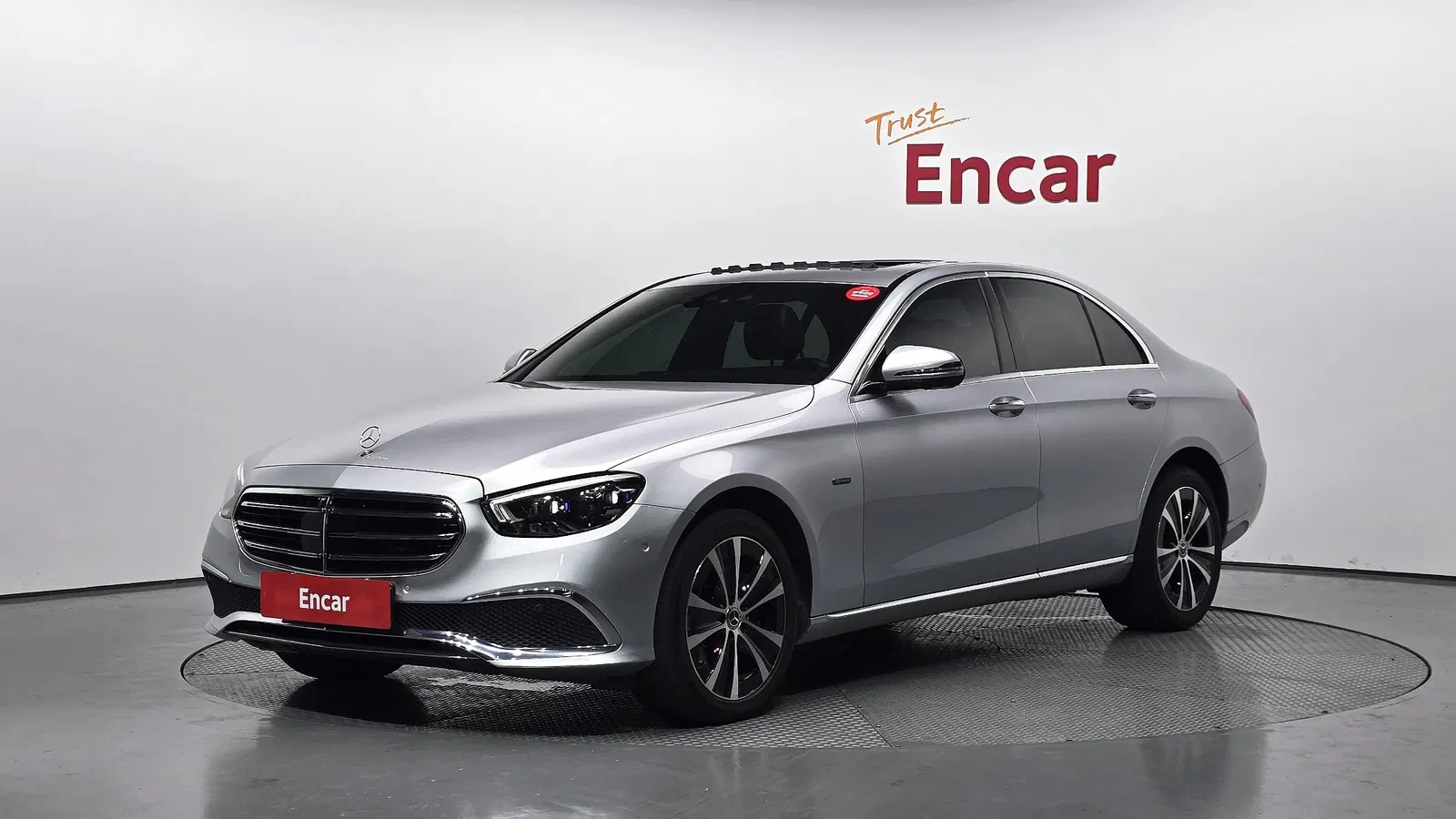 Mercedes-Benz Classe E E300e 4MATIC Exclusive (W213) 2021 — photo 1 sur 33