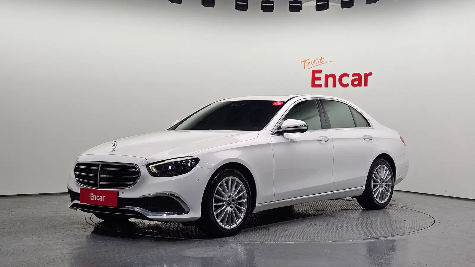Mercedes-Benz Classe E E250 Exclusive (W213) 2021 — photo 1 sur 20