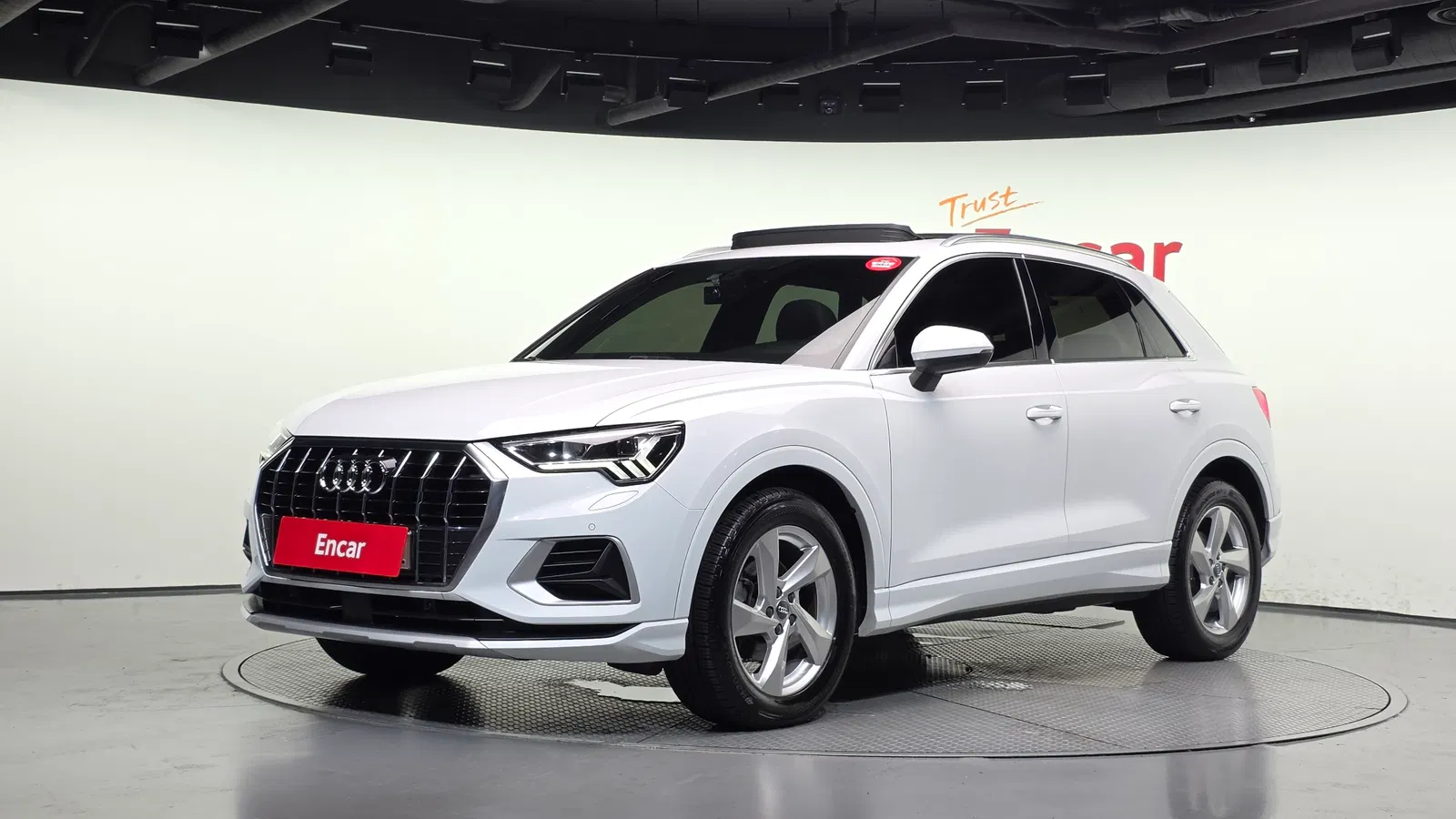 Audi Q3 (F3) 35 TDI Premium 2020 — photo 1 sur 20