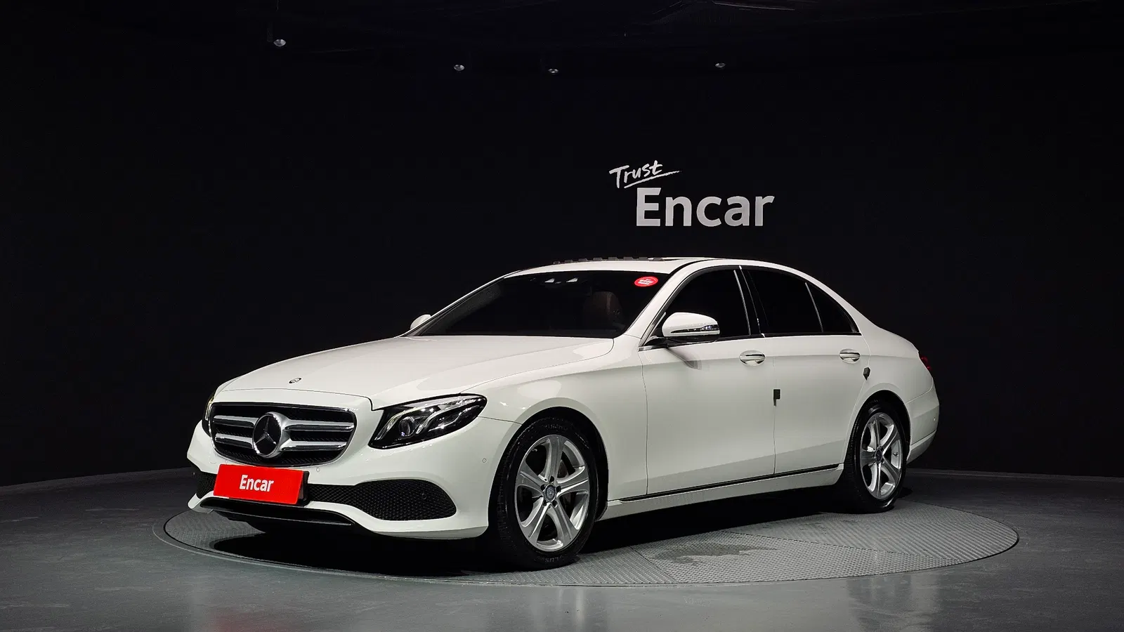 Mercedes-Benz Classe E E220d Avantgarde Intelligent Drive (W213) 2017 — photo 1 sur 20