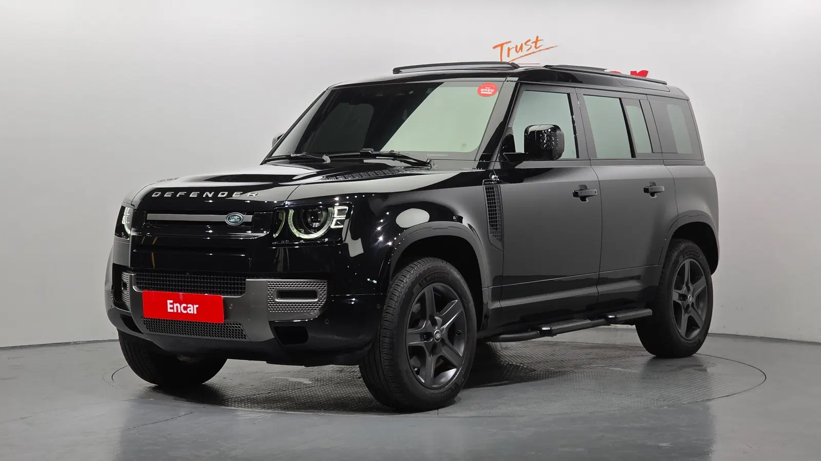 Land Rover Defender (L663) 110 P300 X-Dynamic SE 2025 — photo 1 sur 35