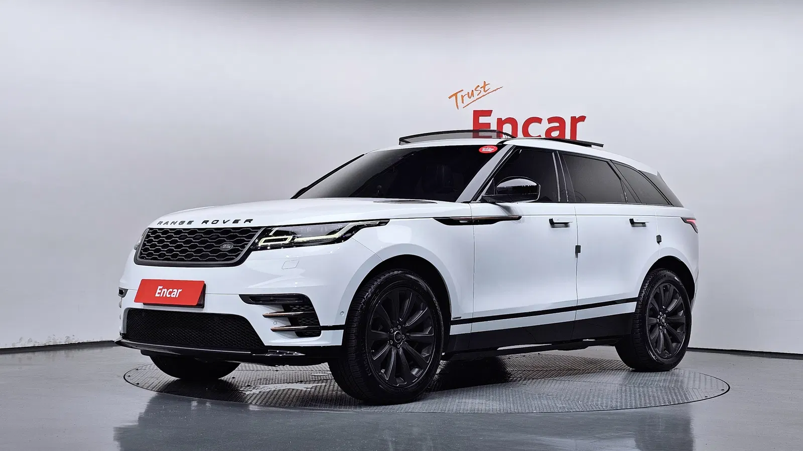 Land Rover Range Rover Velar 2.0 D240 R-Dynamic SE 2018 — photo 1 sur 38