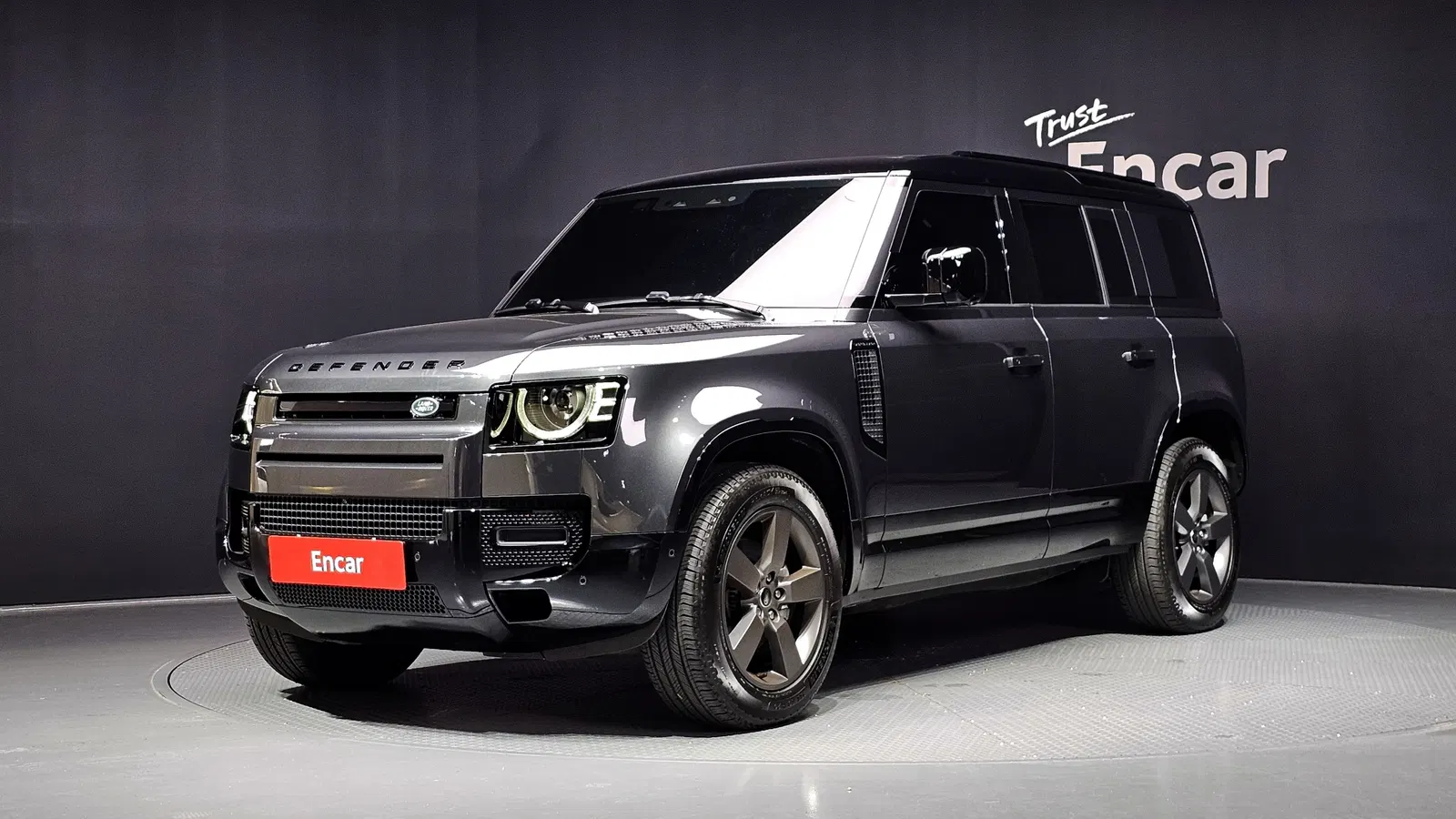 Land Rover Defender (L663) 110 P300 X-Dynamic SE 2025 — photo 1 sur 31
