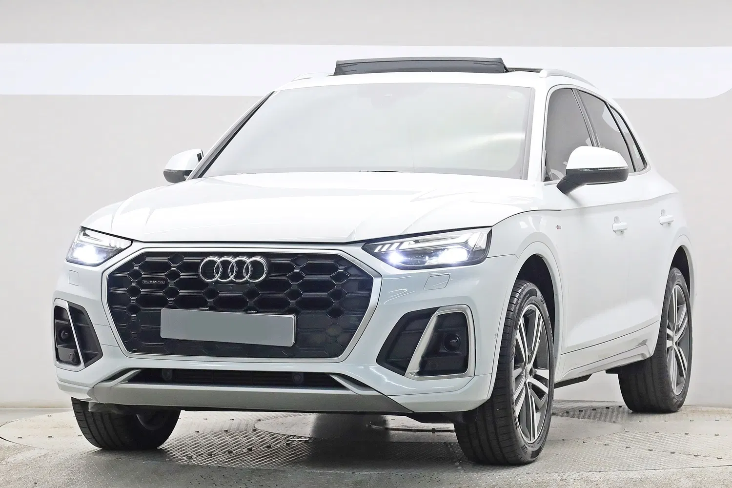 Audi Q5 (FY) 45 TFSI Quattro Premium 2021 — photo 1 sur 26