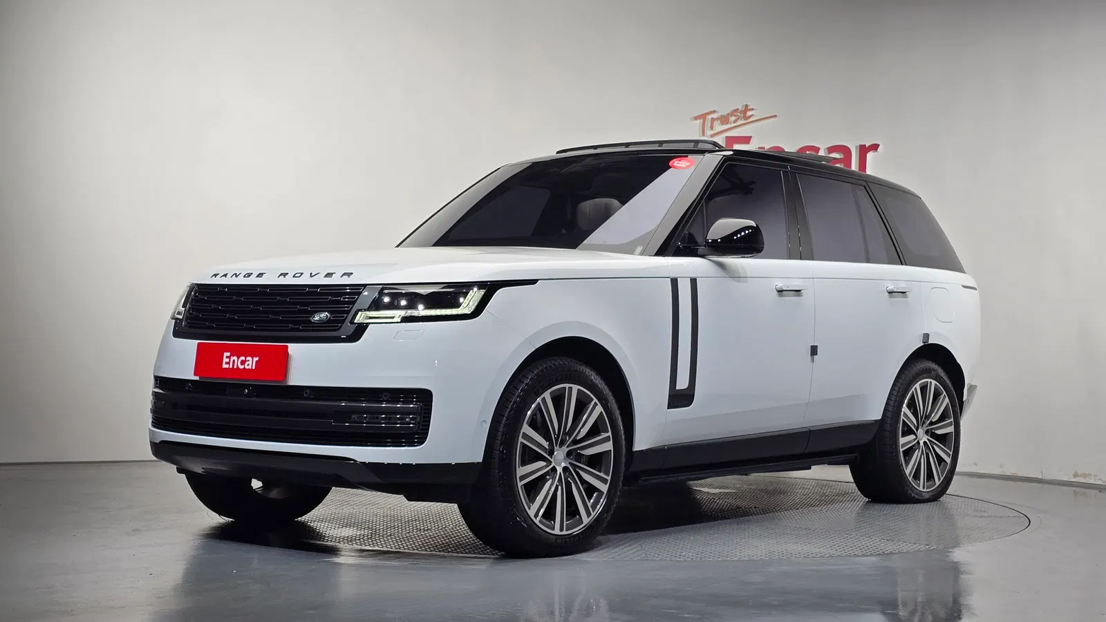 Land Rover Range Rover 5e génération P550E AB 2025 — photo 1 sur 34