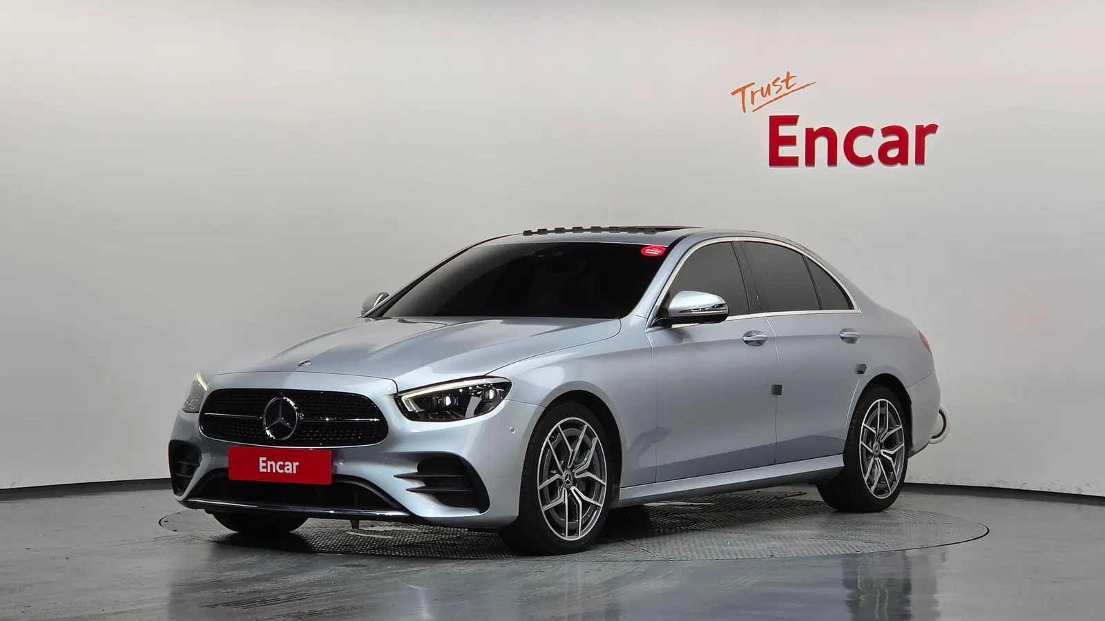 Mercedes-Benz Classe E AMG Line · E220d 4MATIC (W213) 2021 — photo 1 sur 31