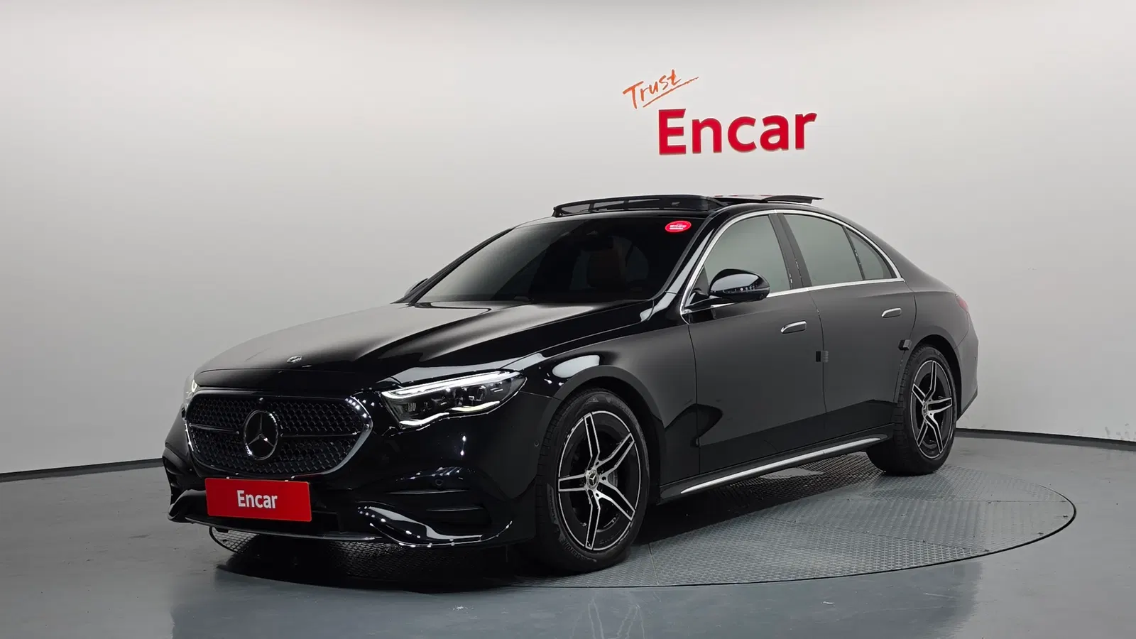 Mercedes-Benz Classe E AMG Line · E300 4MATIC (W214) 2025 — photo 1 sur 33