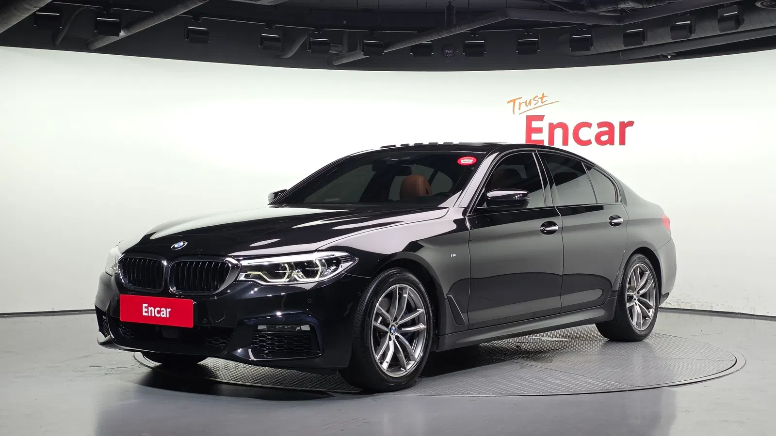 BMW Série 5 (G30) 530i M Sport 2017 — photo 1 sur 26