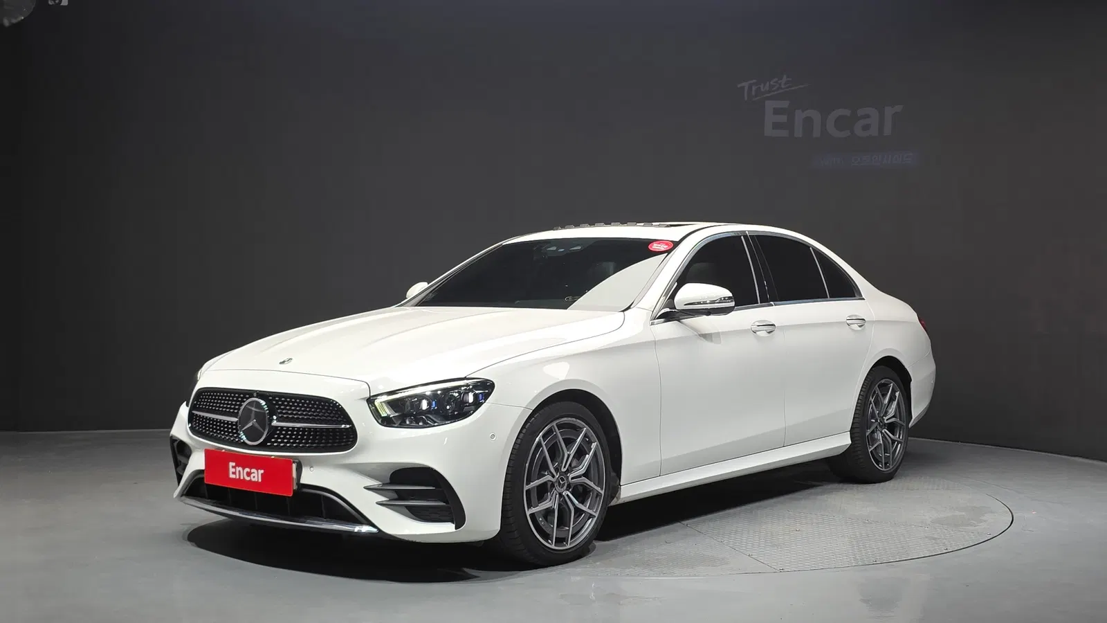 Mercedes-Benz Classe E AMG Line · E220d 4MATIC (W213) 2022 — photo 1 sur 33