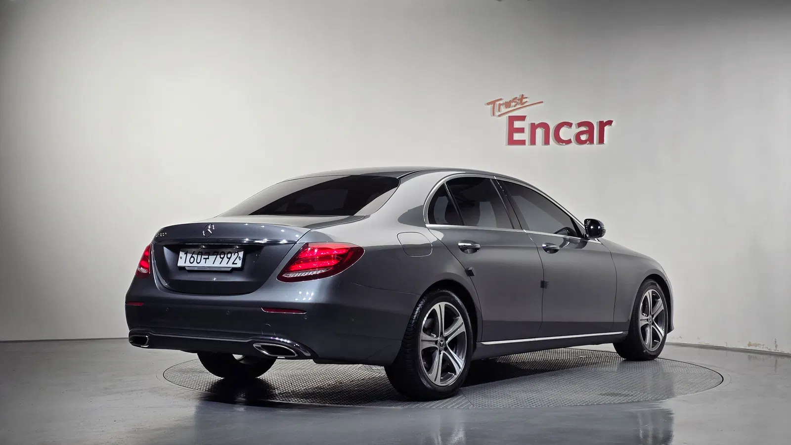 Mercedes-Benz Classe E E300 Avantgarde (W213) 2019 — photo 1 sur 31