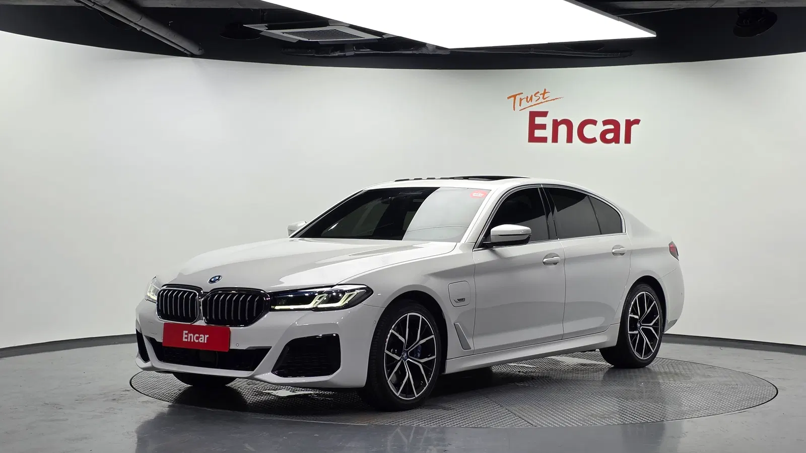 BMW Série 5 (G30) 530e M Sport 2022 — photo 1 sur 34