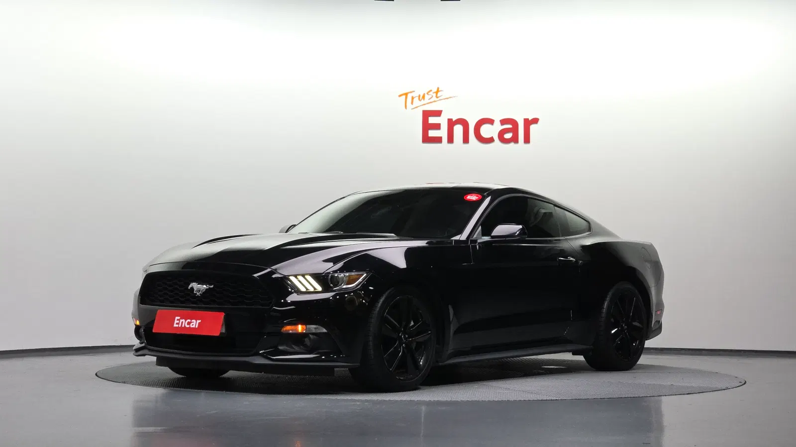 Ford Mustang Coupé 2015 — photo 1 sur 26