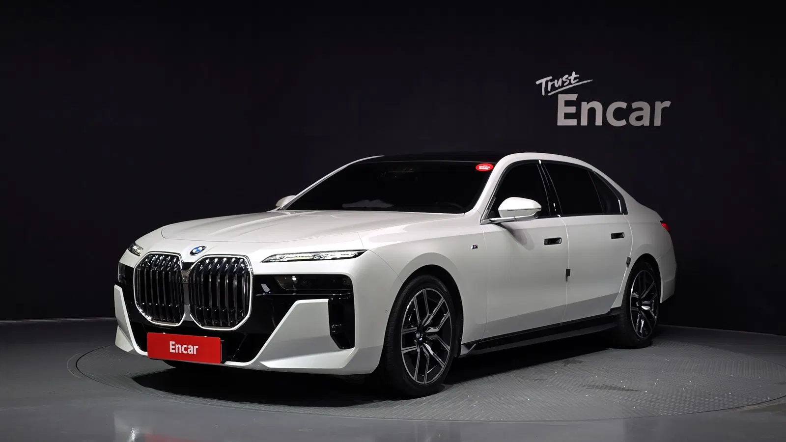BMW Série 7 (G70) 740i xDrive M Sport 2025 — photo 1 sur 44