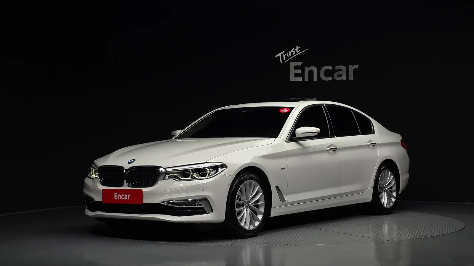 BMW Série 5 (G30) 530i xDrive Luxury Plus 2018 — photo 1 sur 32