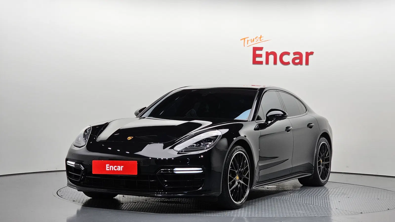 Porsche Panamera (971) 2.9 4S 2018 — photo 1 sur 37