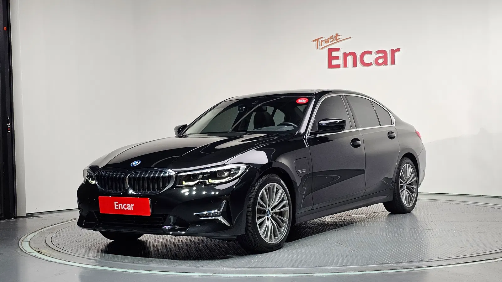 BMW Série 3 (G20) 330e Luxury 2022 — photo 1 sur 40