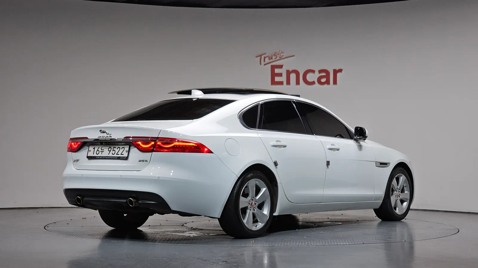 Jaguar XF (X260) 25t Prestige 2018 — photo 1 sur 35
