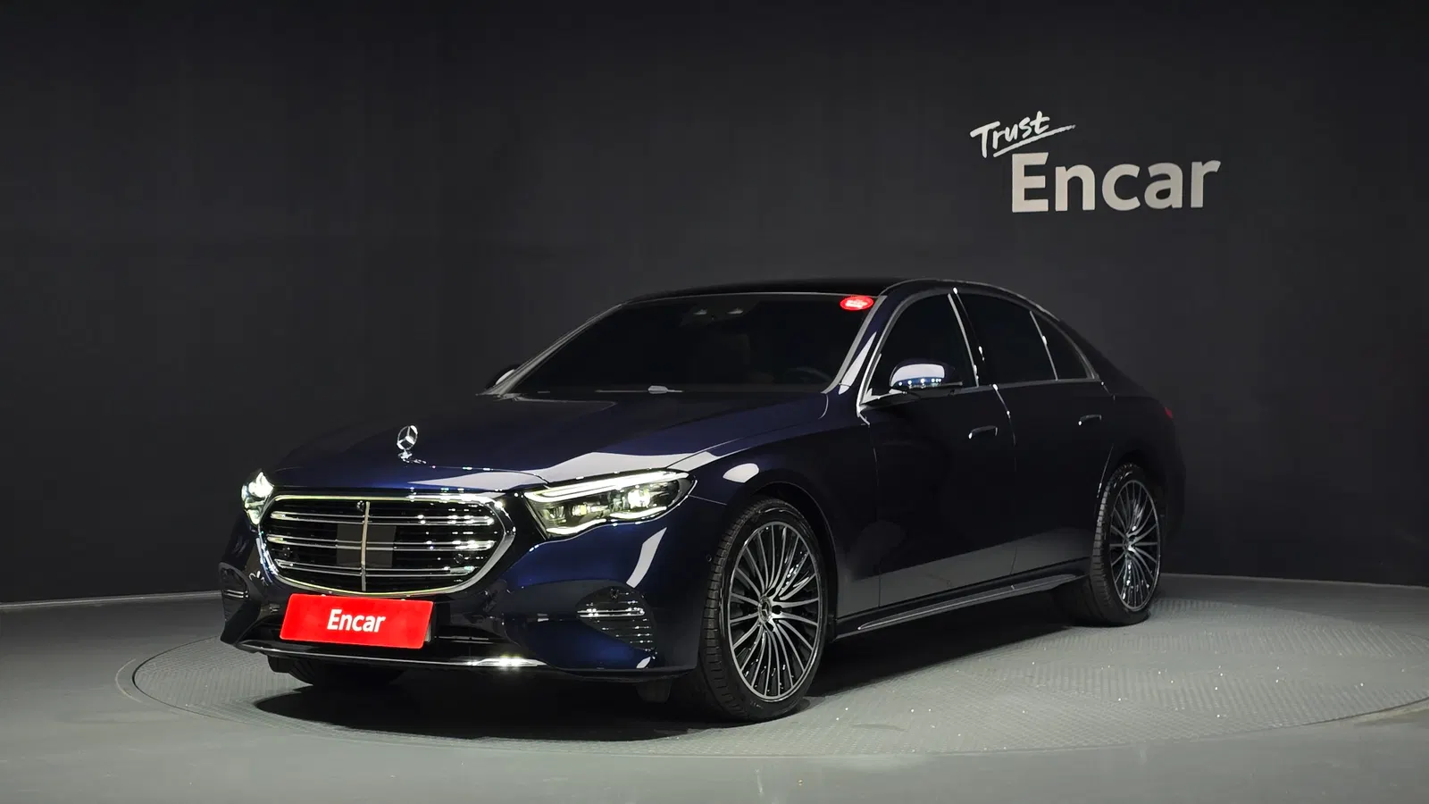 Mercedes-Benz Classe E E450 4MATIC (W214) 2024 — photo 1 sur 33
