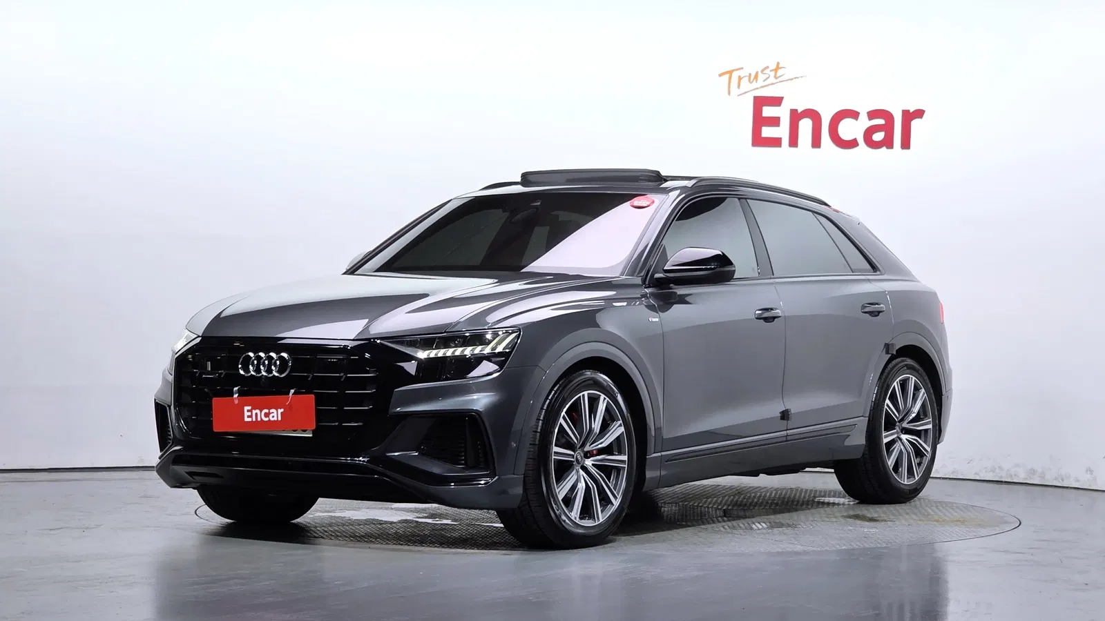 Audi Q8 (4M) 55 TFSI Quattro Premium 2021 — photo 1 sur 35