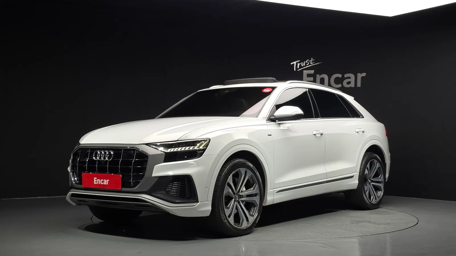Audi Q8 (4M) 45 TDI Quattro Premium 2021 — photo 1 sur 20