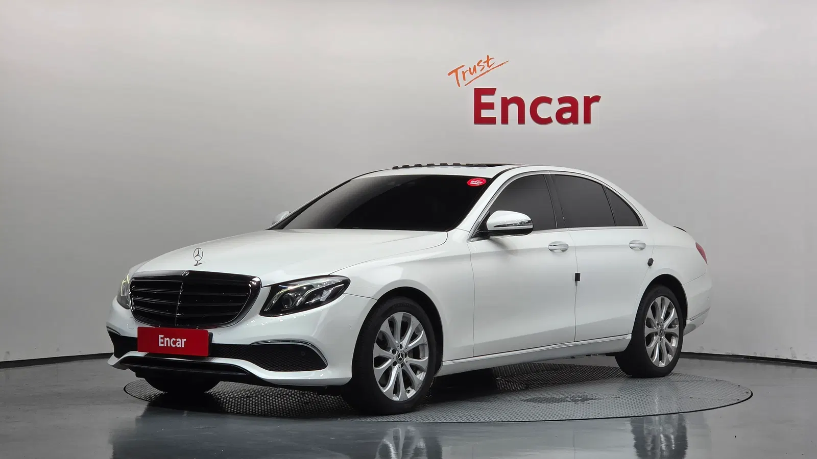 Mercedes-Benz Classe E E220d 4MATIC Exclusive (W213) 2017 — photo 1 sur 20