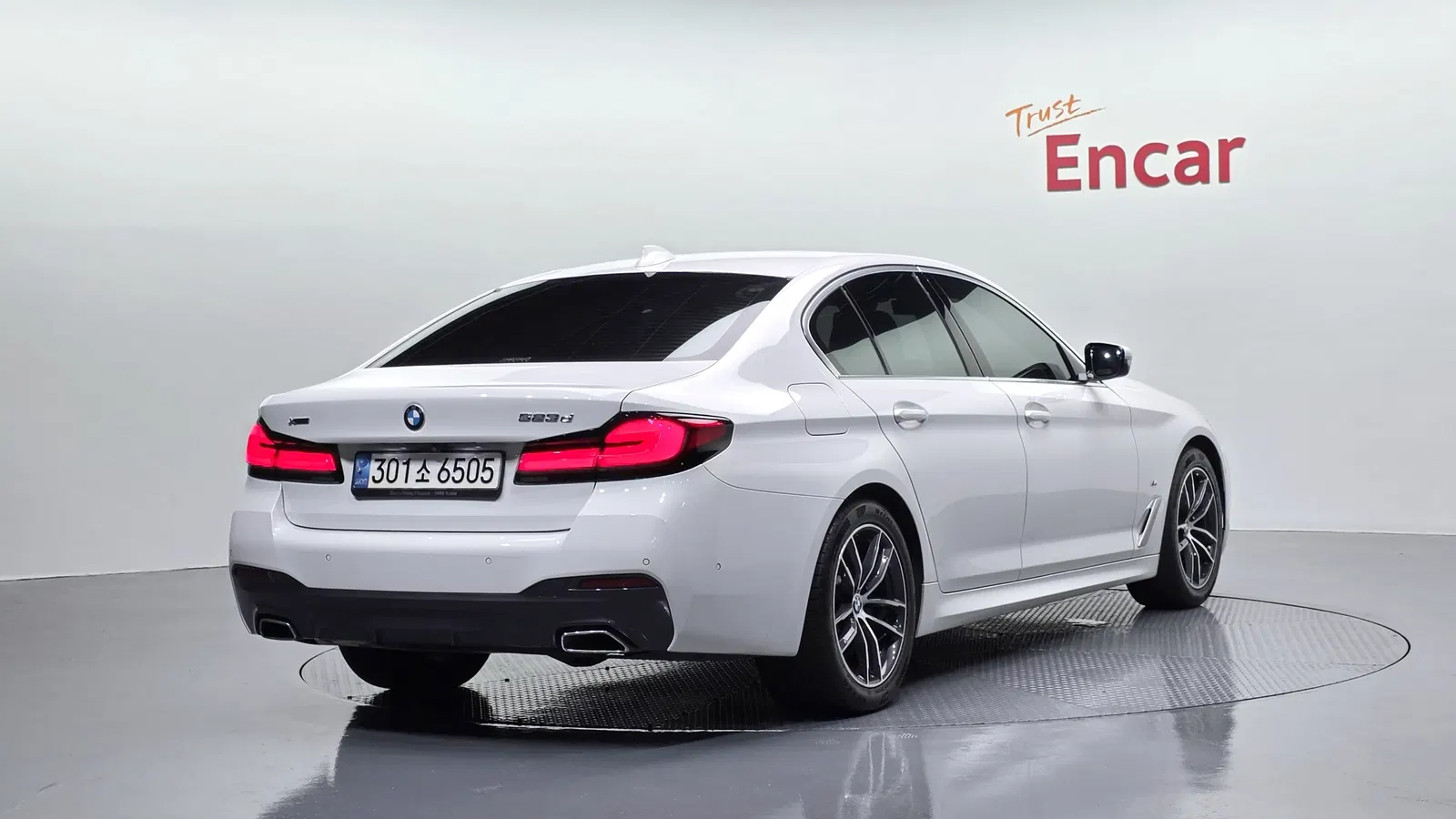 BMW Série 5 (G30) 523d M Sport 2022 — photo 1 sur 33