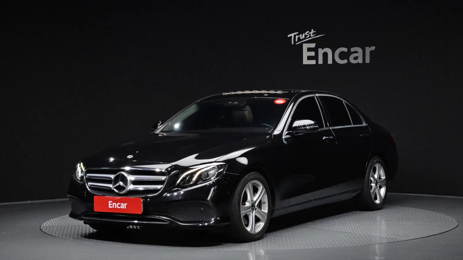 Mercedes-Benz Classe E E200 Avantgarde (W213) 2018 — photo 1 sur 30