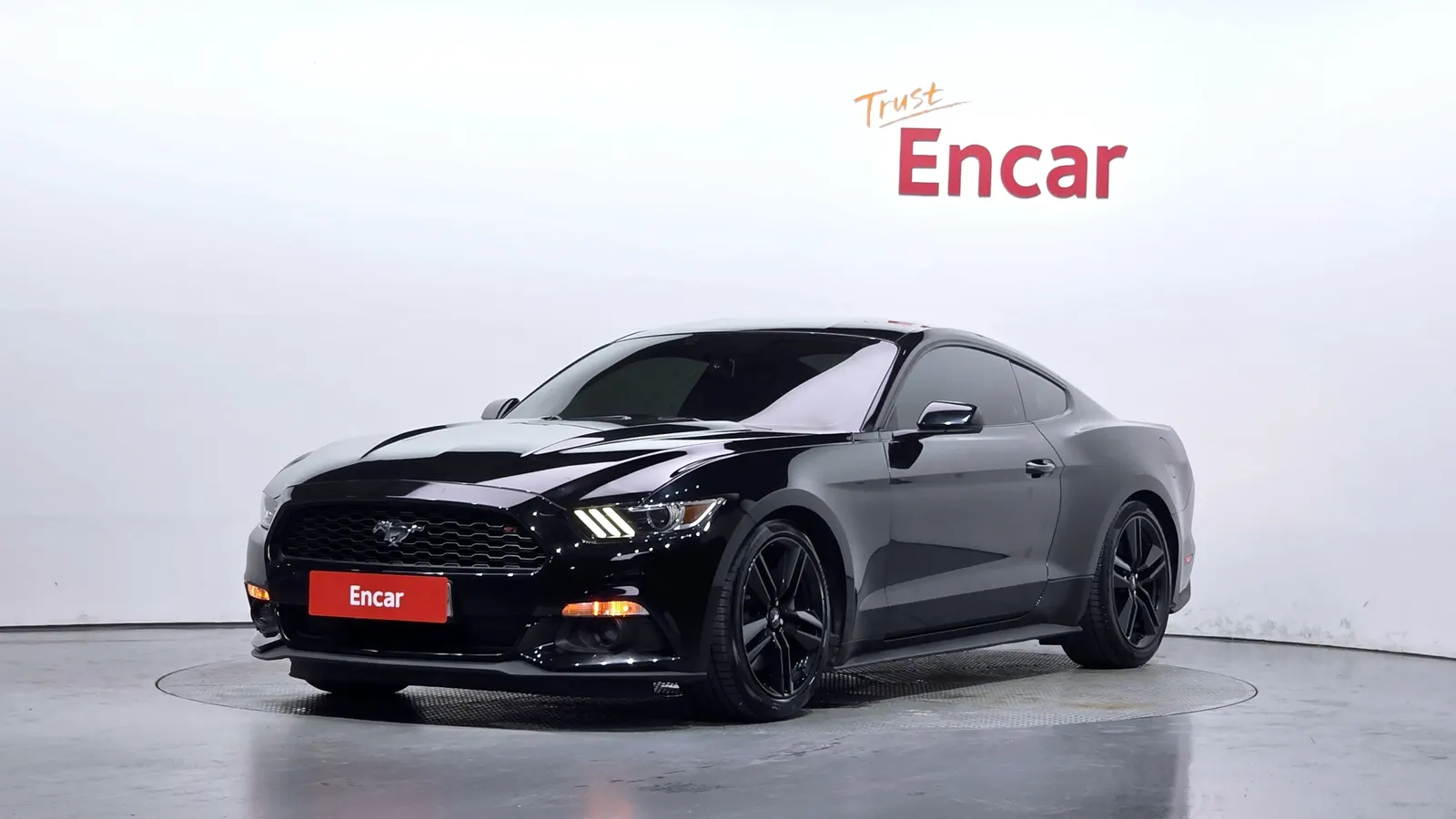 Ford Mustang Coupé 2016 — photo 1 sur 26