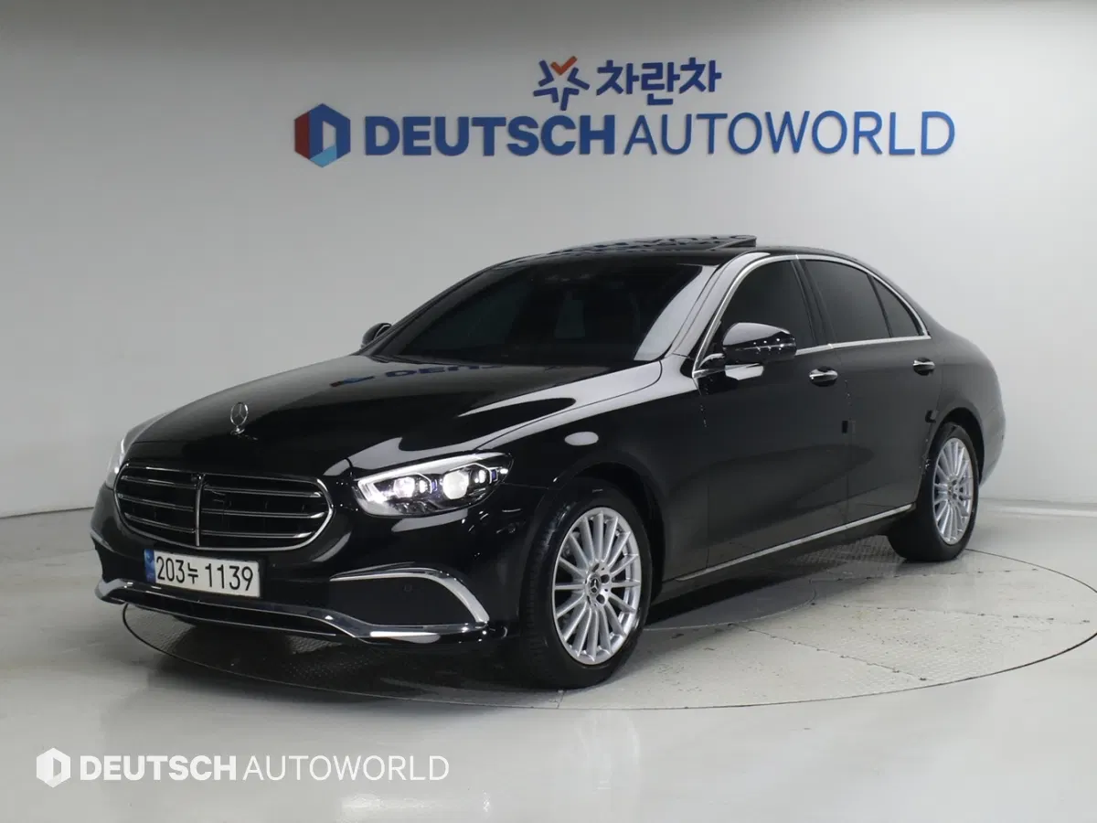 Mercedes-Benz Classe E E220d 4MATIC Exclusive (W213) 2022 — photo 1 sur 8