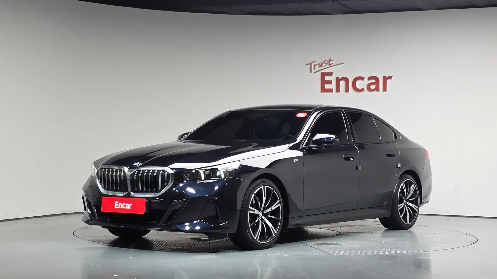BMW Série 5 (G60) 530i xDrive M Sport 2024 — photo 1 sur 37