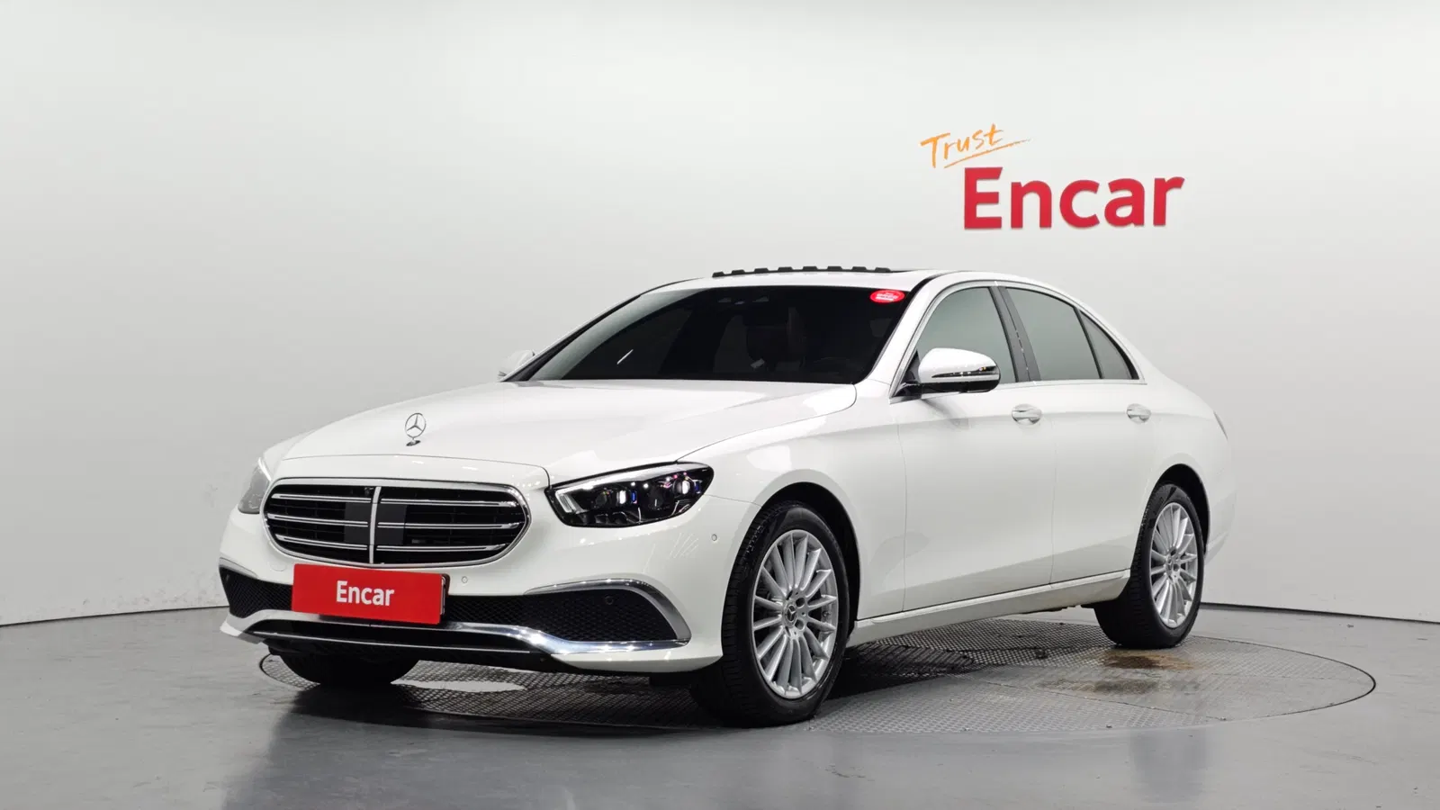 Mercedes-Benz Classe E E250 Exclusive (W213) 2023 — photo 1 sur 35