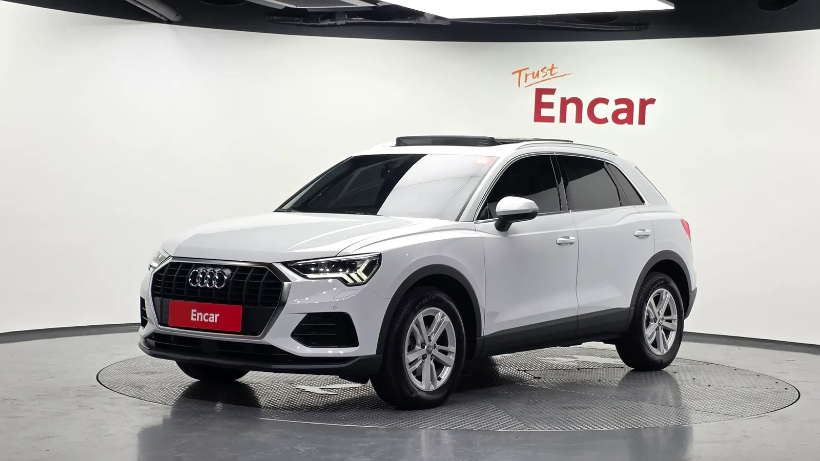 Audi Q3 (F3) 35 TDI 2020 — photo 1 sur 32