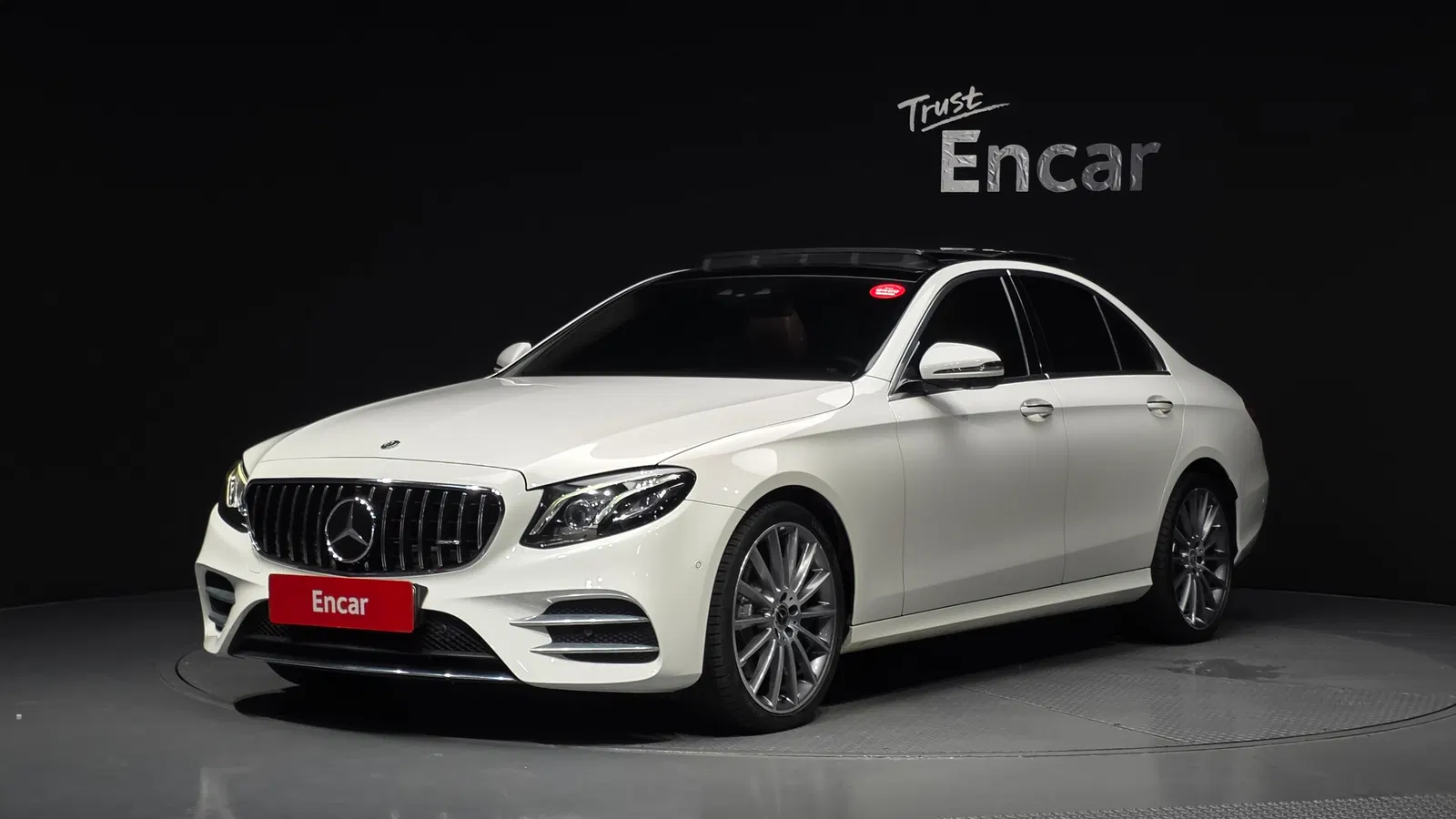Mercedes-Benz Classe E AMG Line · E350 4MATIC (W213) 2019 — photo 1 sur 35