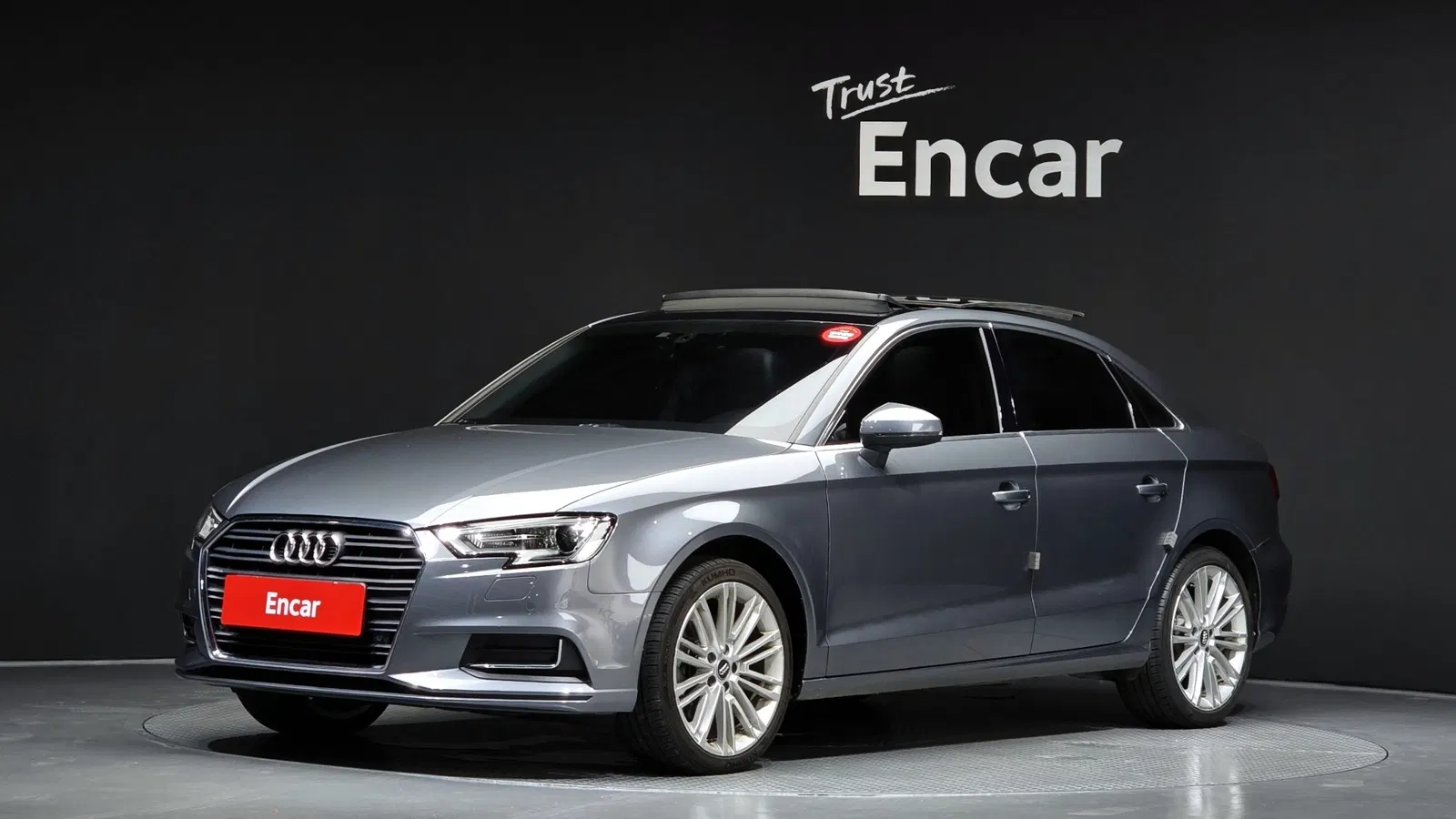 Audi A3 40 TFSI 2018 — photo 1 sur 39