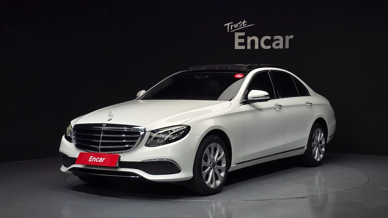 Mercedes-Benz Classe E E300 4MATIC Exclusive (W213) 2019 — photo 1 sur 20
