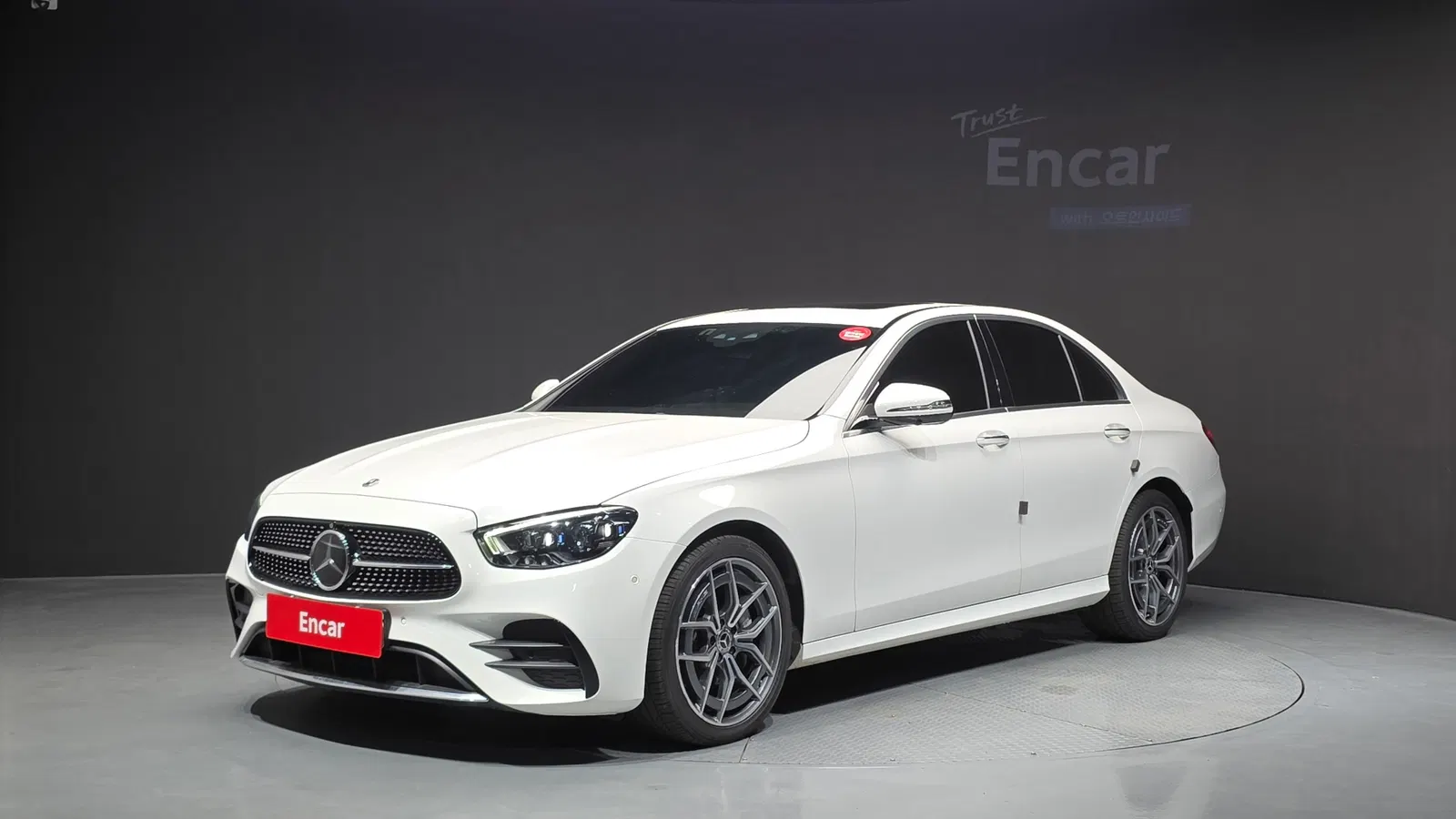 Mercedes-Benz Classe E AMG Line · E220d 4MATIC (W213) 2023 — photo 1 sur 40