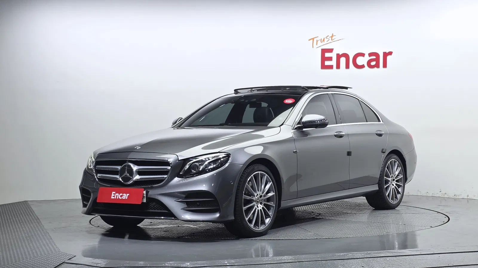 Mercedes-Benz Classe E AMG Line · E350 4MATIC (W213) 2019 — photo 1 sur 34